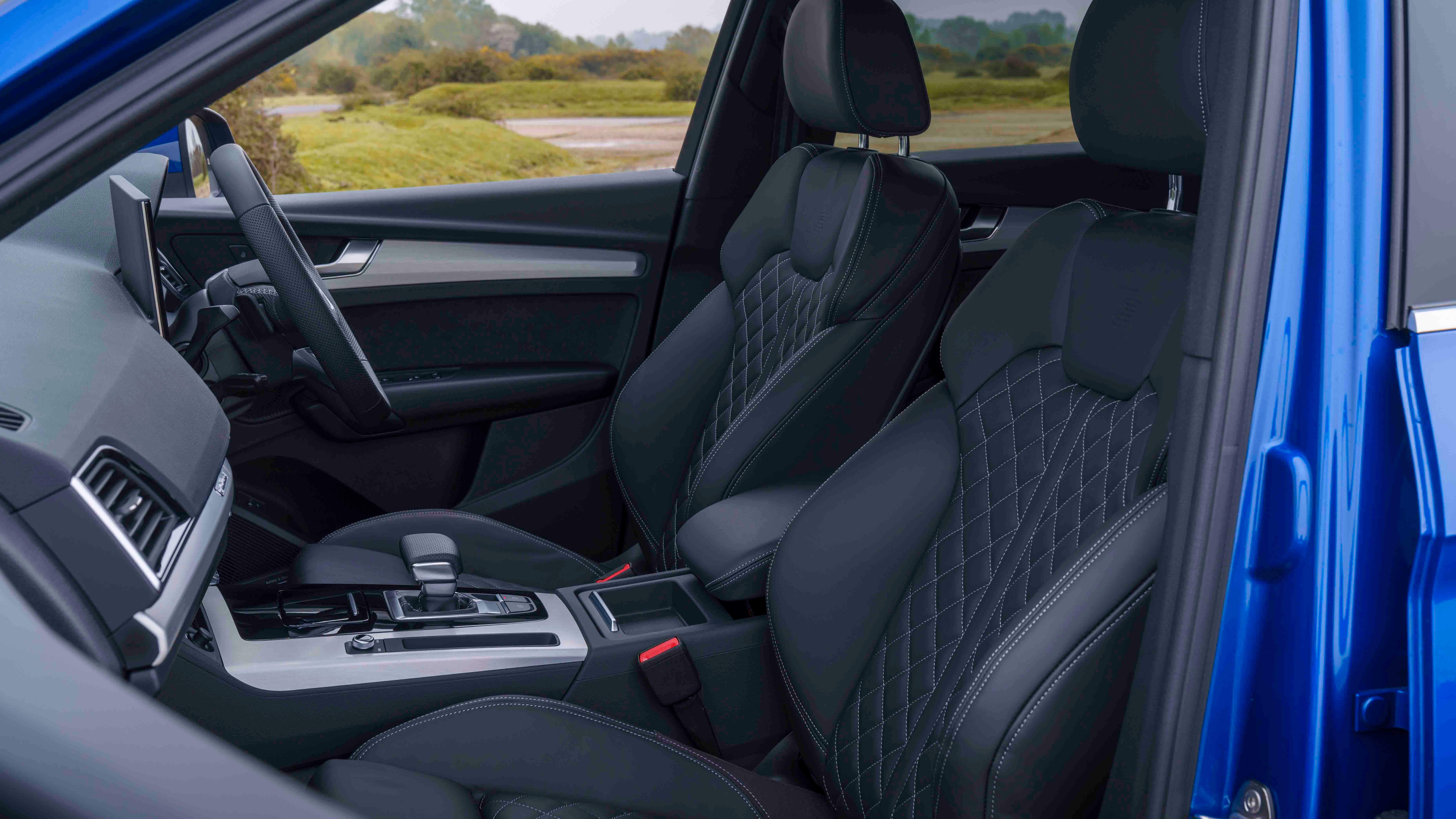 Audi Q5 front seats