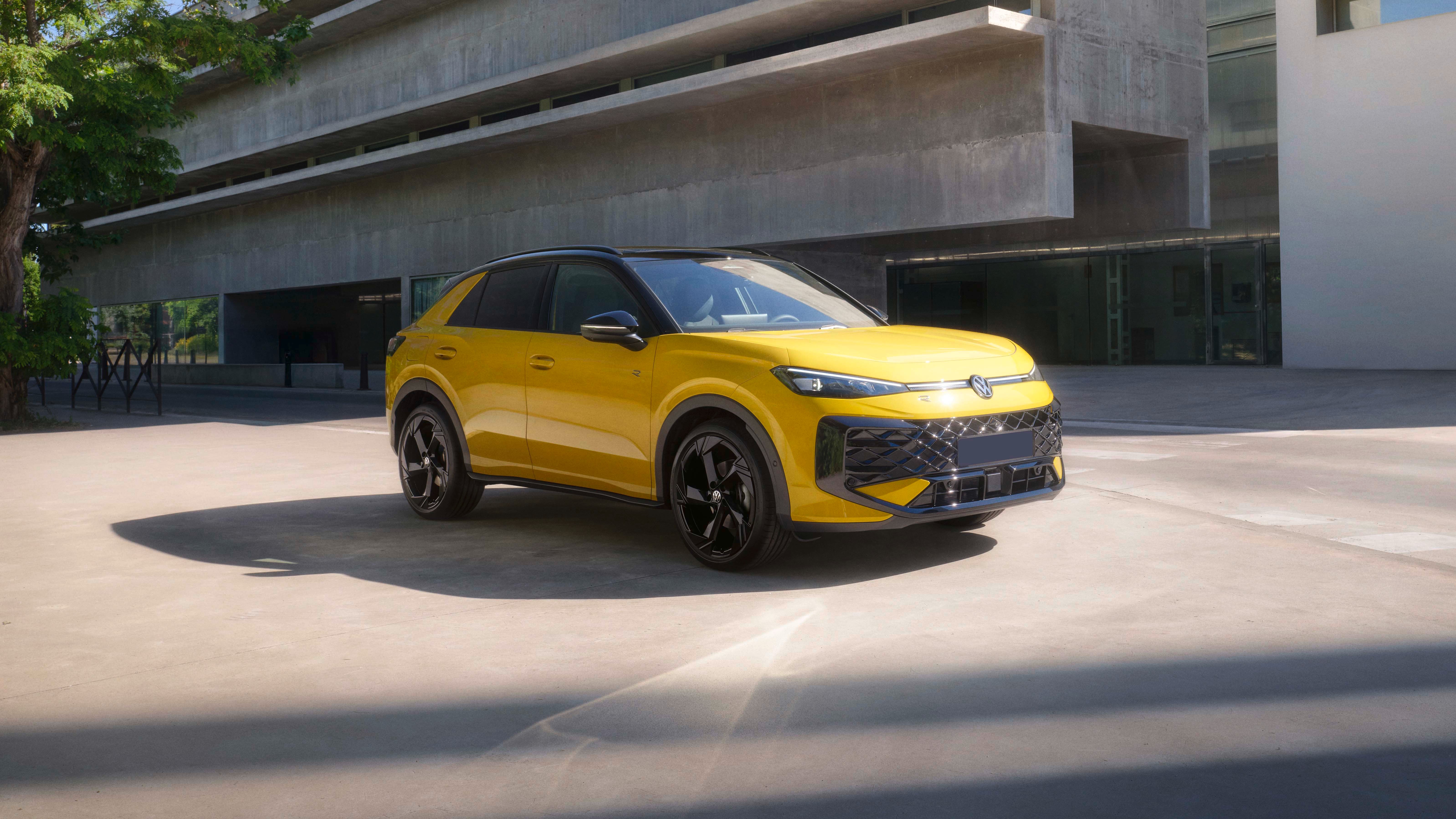 2025 VW T-Roc reveal, yellow