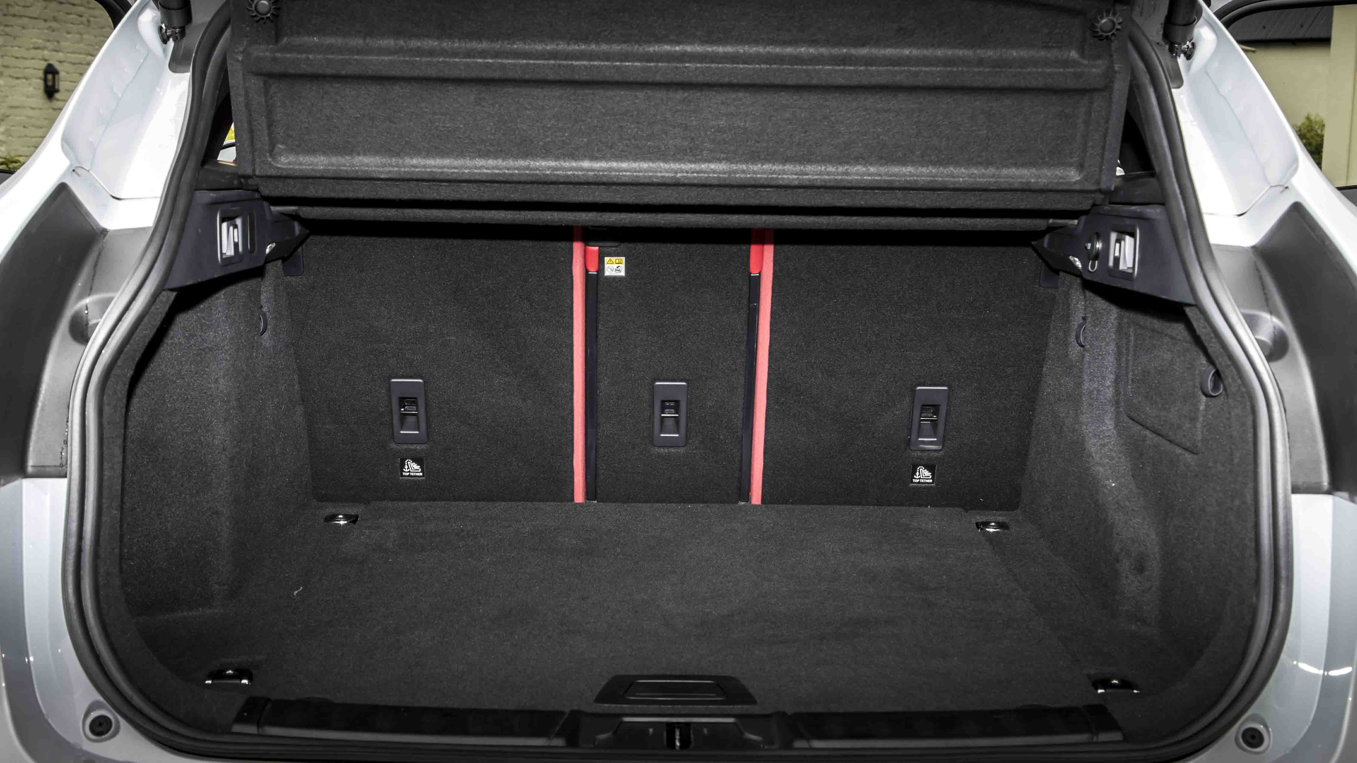 Jaguar F-Pace boot