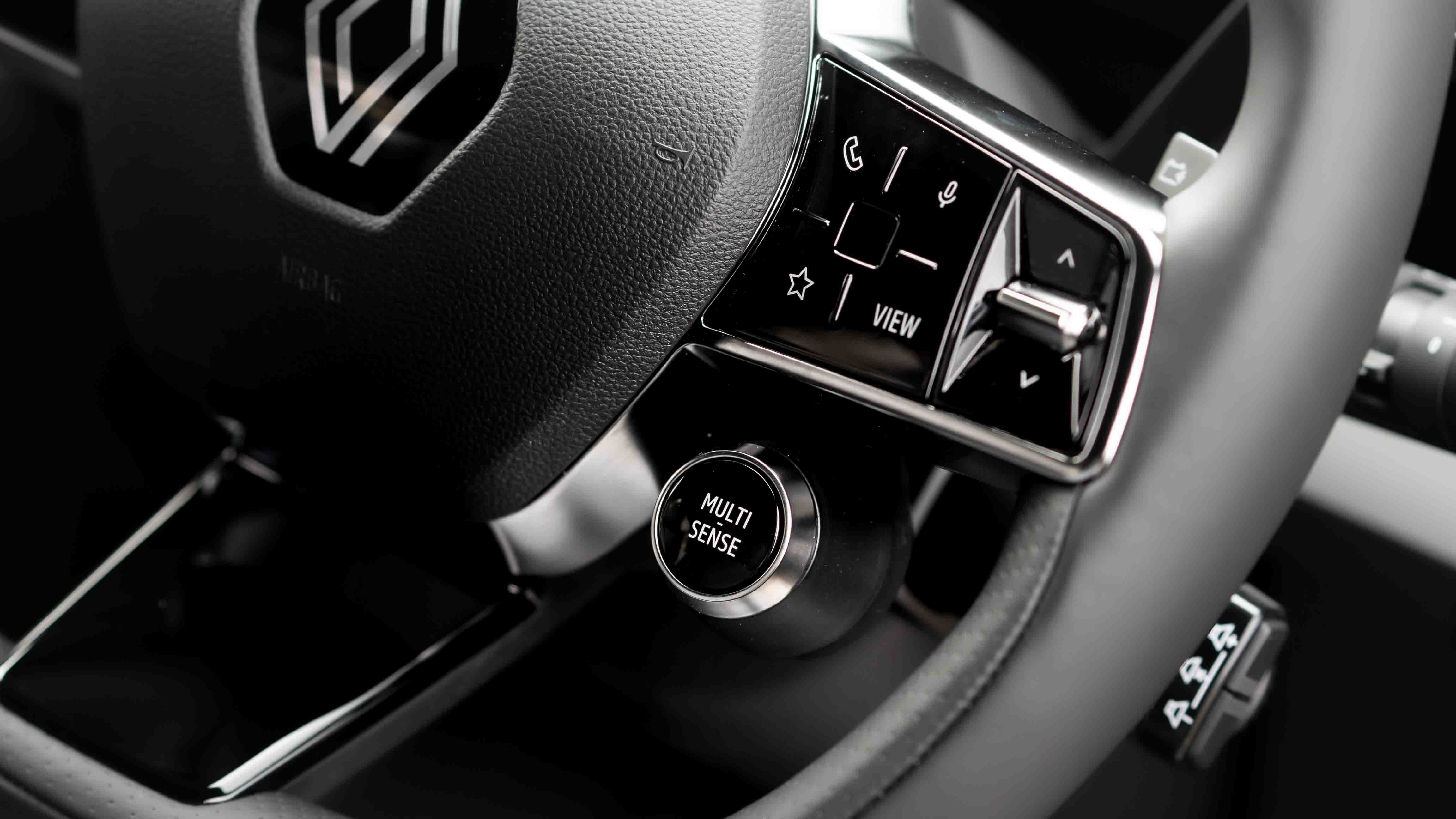 Renault Megane E-Tech steering wheel buttons