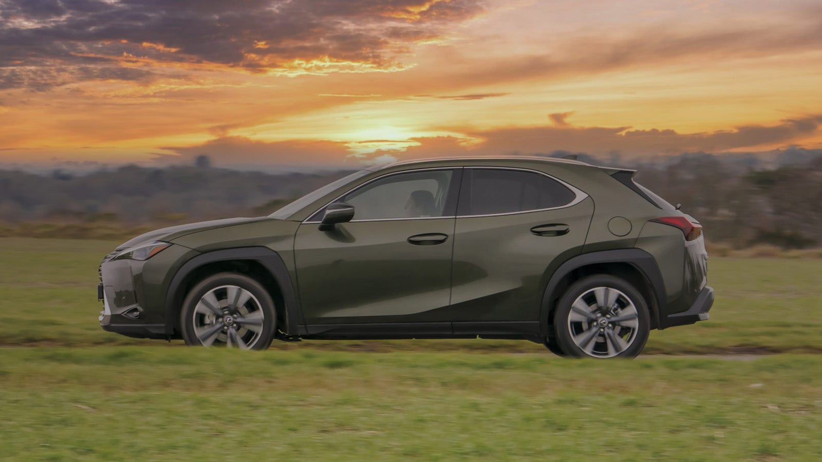 Lexus UX review side