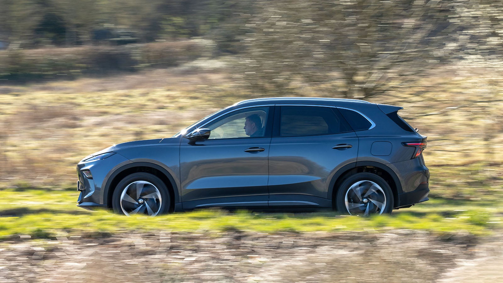 MGS5 EV review side